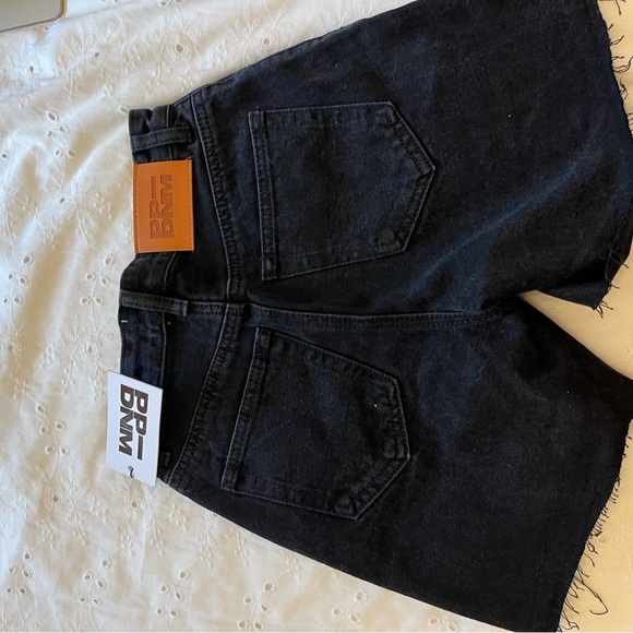 Black Jean shorts, never worn, from princess polly, size US 0 - Picture 3 of 3